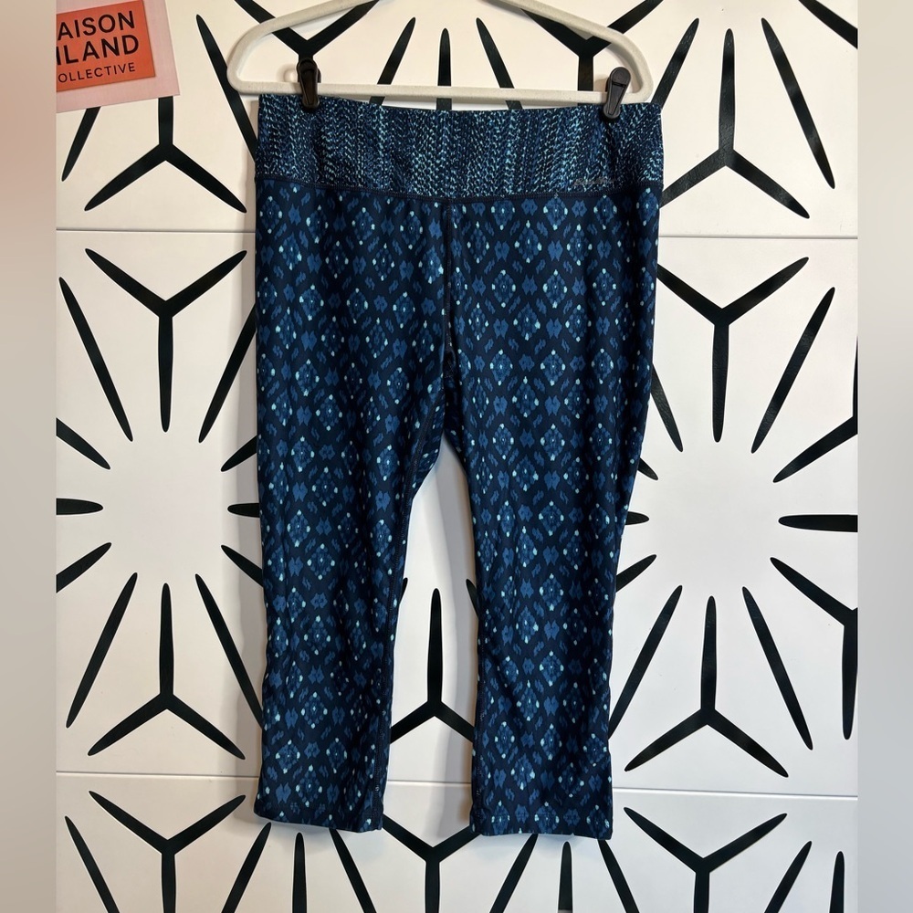 Eddie Bauer Women’s Navy Patterned Capri Cropped Leggings L